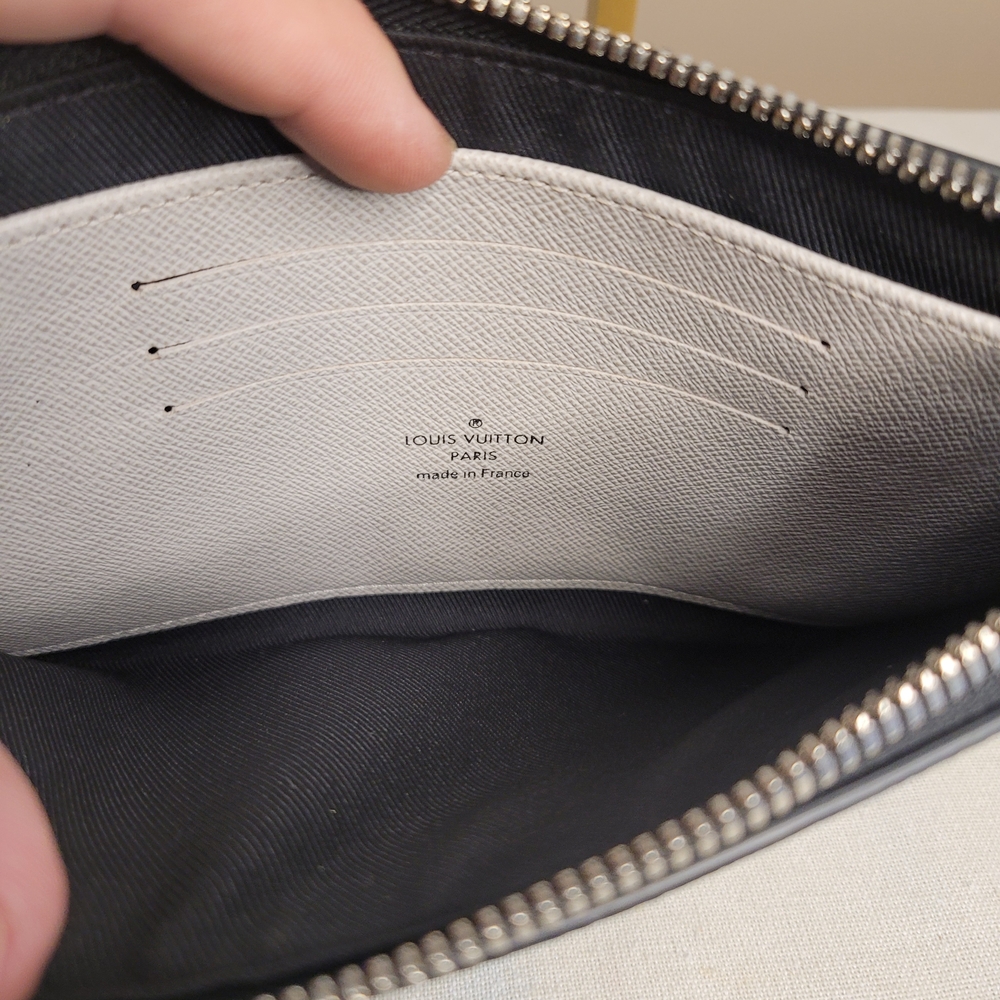 Louis Vuitton White Monogram Clutch with Silver Accents (IC chipped) - Picture 13 of 13